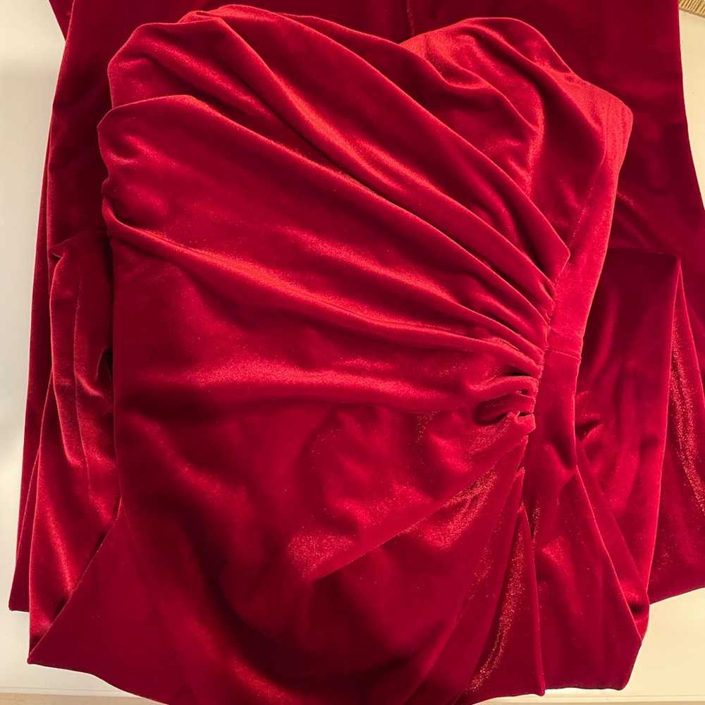 Red, Velvet, house of CB dress, size xs.